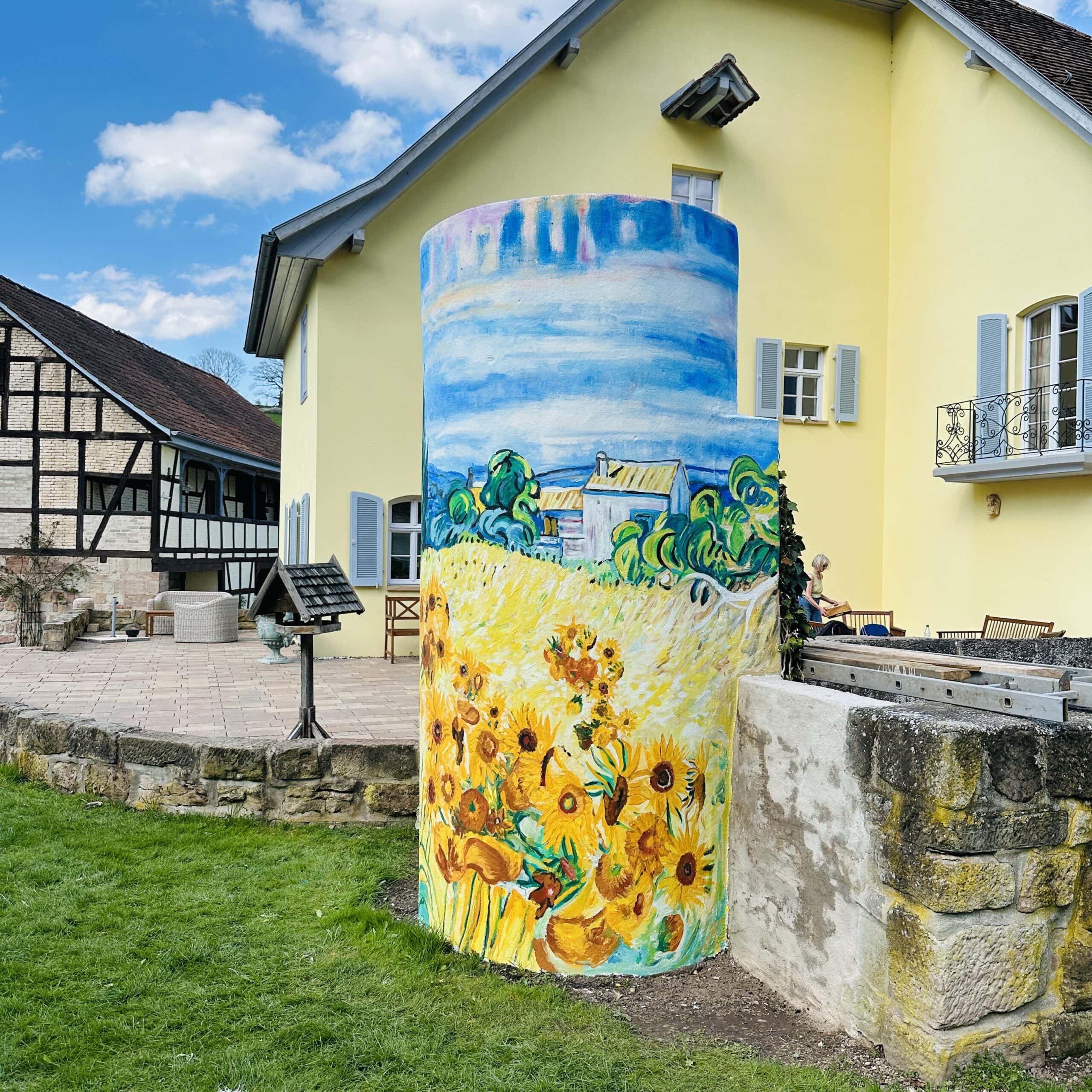 fassadenmalerei nach van gogh wandgestaltung mit blumen